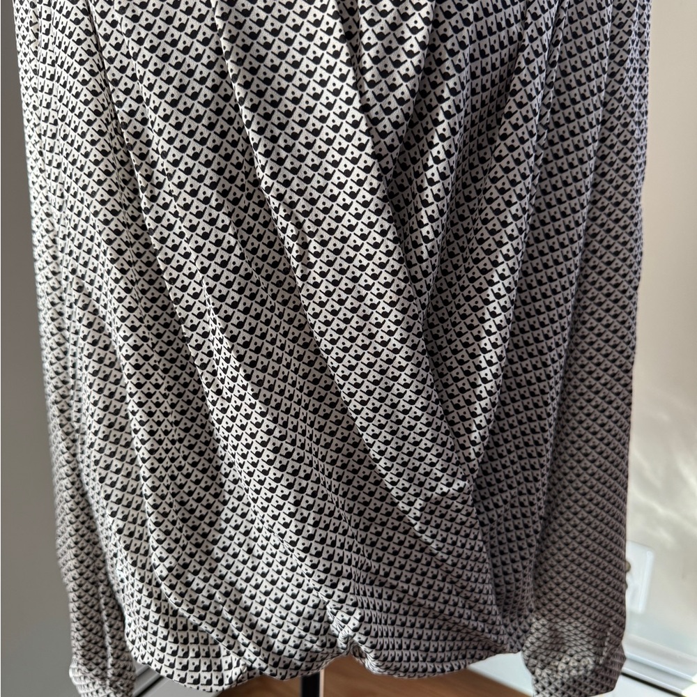 ANN TAYLOR NWOT Sz Small LONG SLEEVE Crossover DRAPE  Blouse FLATTERING - Picture 4 of 8
